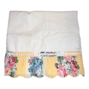 Avanti hand towel white rectangle cotton yellow floral ruffle USA 1978 Vintage